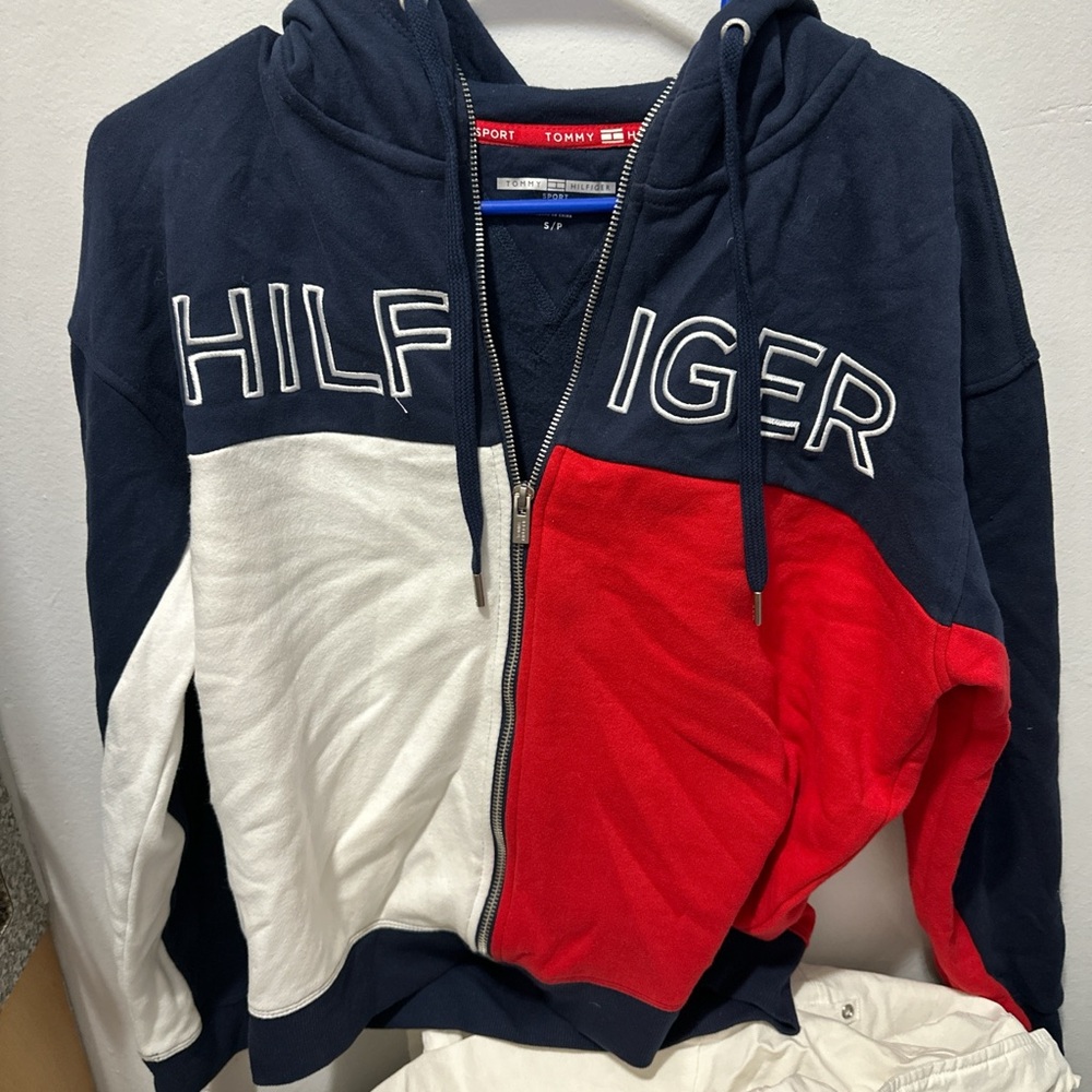 Tommy Hilfiger sweater